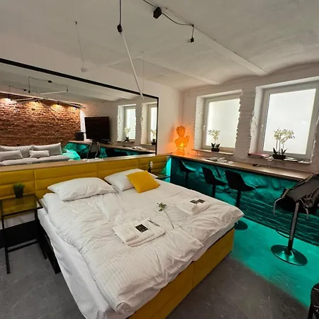 아파트 Stay99 Underground 포즈난